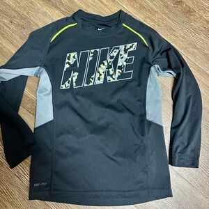 Nike Youth Small Black and Yellow Dri-FIT Shirt